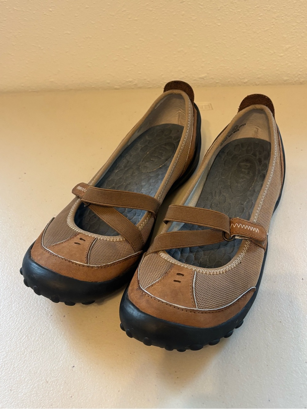 Women’s Tan Mary Jane Casual Flats with Elastic Strap